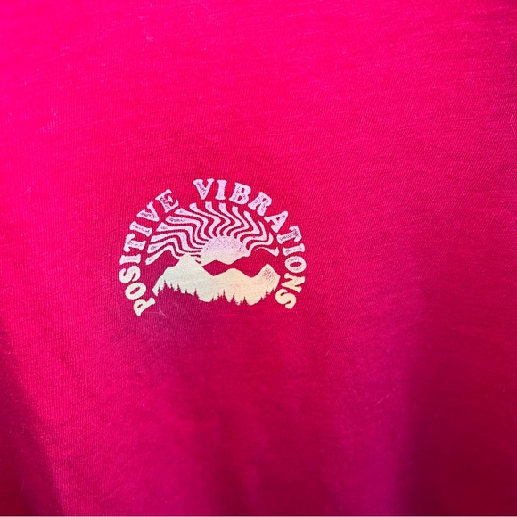 2/$10 BASICS TOPS BUNDLE Positive Vibes T-Shirt - Picture 2 of 4